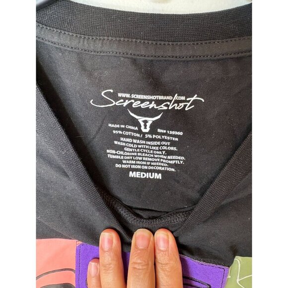 Screenshot Mens Medium Black Graphic T-Shirt Modern Art Faces 95% Cotton 5% Poly - Picture 3 of 4